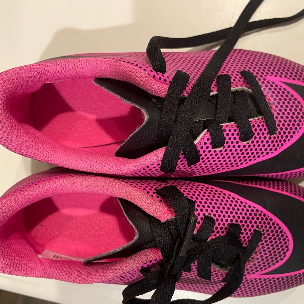 Cleats - Picture 5 of 8